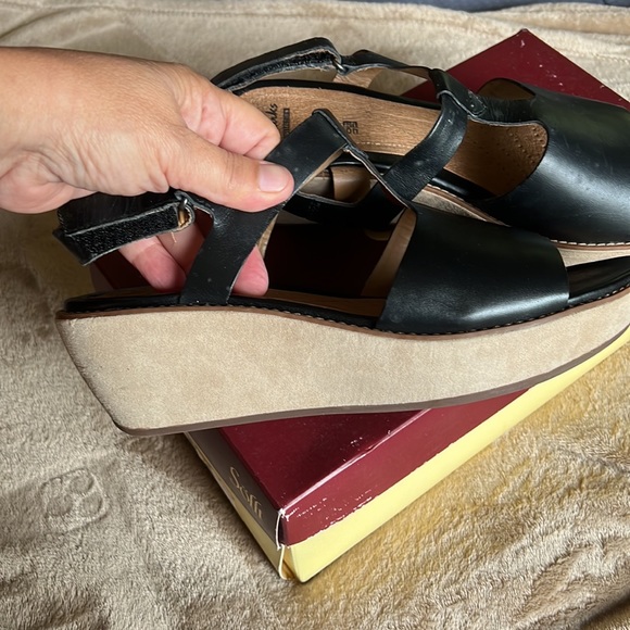 Clark’s black wedge sandal 11 wide brand new no box - Picture 2 of 5